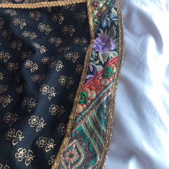 Sari - Picture 5 of 6